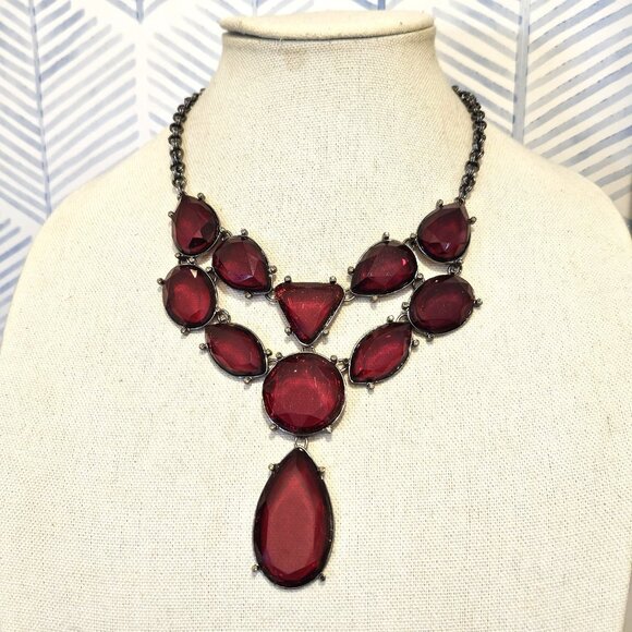 Red Cabachon Waterfall 24" Statement Necklace Gunmetal Gray Chain - Picture 1 of 3
